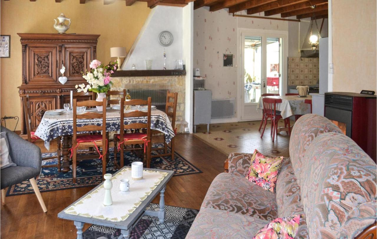 Stunning Home In Biras With Kitchenette 외부 사진